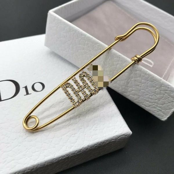 70% off outlet online family new diamond letter star same pin female high edition necklace, Gray
70% off outlet online family new diamond letter star same pin female high edition necklace, Gray