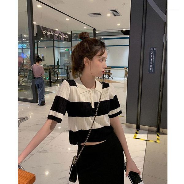 summer joining together the black and white stripe shirts with short sleeves jacket that show hilum female
summer joining together the black and white stripe shirts with short sleeves jacket that show hilum female
