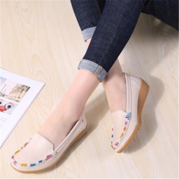 spring ethnic style large size women's shoes color matching retro flat soft sole leather middle-aged mother, Black
spring ethnic style large size women's shoes color matching retro flat soft sole leather middle-aged mother, Black