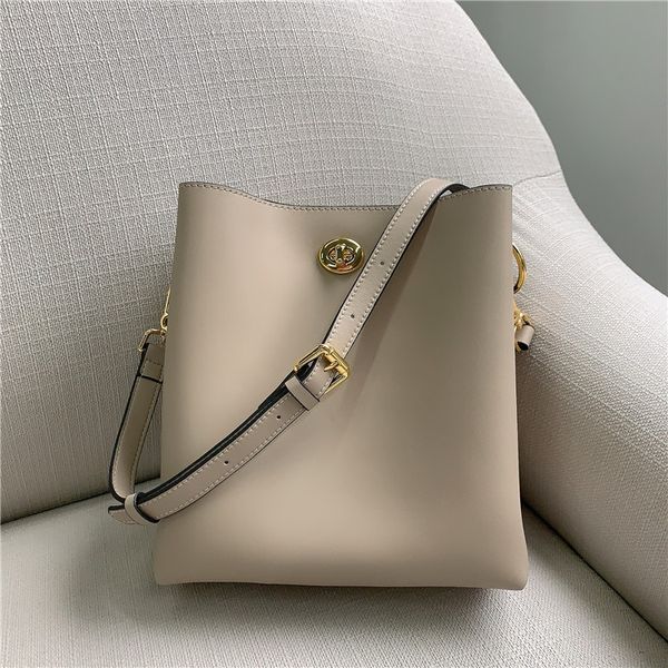 design 2020 new foreign style leather women's small bucket single shoulder large capacity advanced sense hand messenger bag
design 2020 new foreign style leather women's small bucket single shoulder large capacity advanced sense hand messenger bag