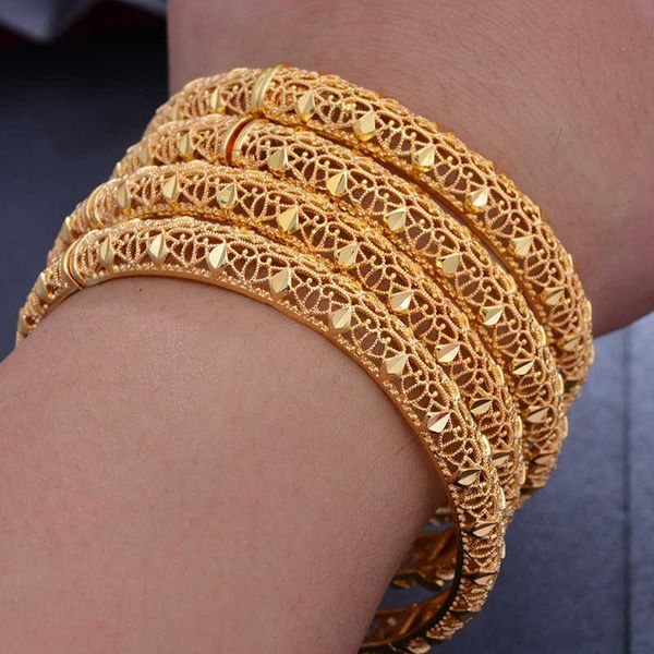4pcs 24k gold color dubai bangles for women men copper bracelet chain birthday gift souvenir bracelet gold jewelry for women q0720, Black
4pcs 24k gold color dubai bangles for women men copper bracelet chain birthday gift souvenir bracelet gold jewelry for women q0720, Black