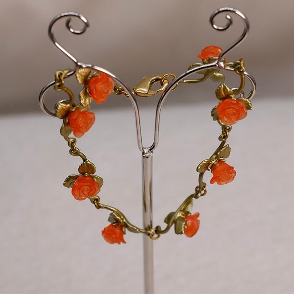 charm bracelets artistic rose bracelet sweet temperament stereo floret hand acts the role of natural flower, Golden;silver
charm bracelets artistic rose bracelet sweet temperament stereo floret hand acts the role of natural flower, Golden;silver