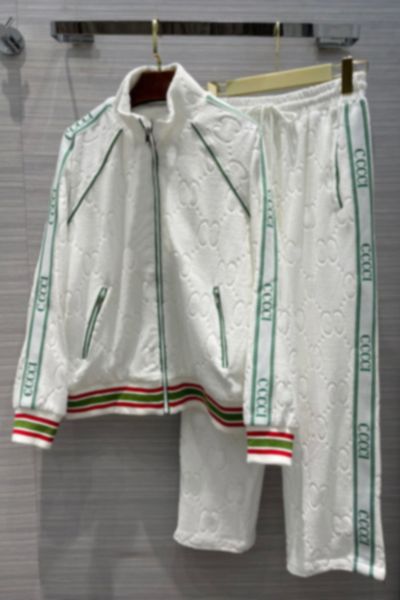 european station 21 autumn and winter new full-body letter dark pattern presbyopic contrast color striped baseball jacket coat sports pants, White
european station 21 autumn and winter new full-body letter dark pattern presbyopic contrast color striped baseball jacket coat sports pants, White