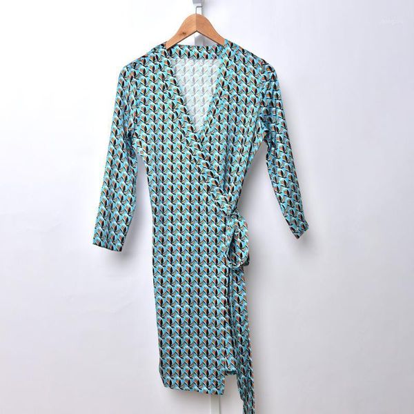 casual dresses women dress spring / summer 2021 retro seaweed green print v-neck, Black;gray
casual dresses women dress spring / summer 2021 retro seaweed green print v-neck, Black;gray