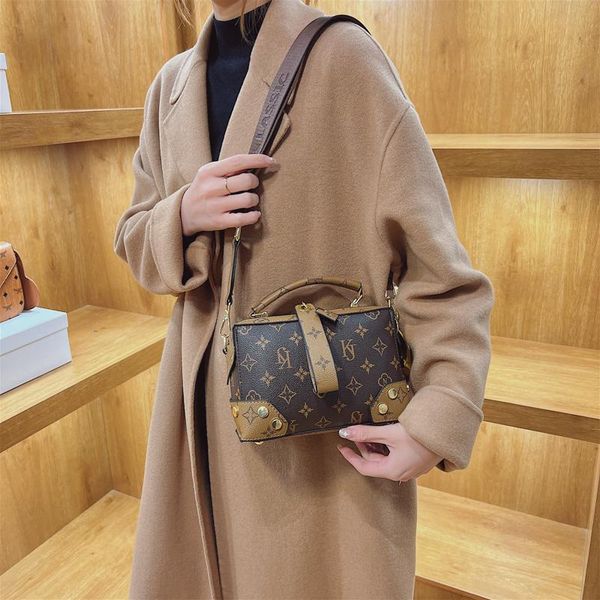 evening bags for women pu leather printed letters large capacity square women's shoulder messenger bag purses and handbags
evening bags for women pu leather printed letters large capacity square women's shoulder messenger bag purses and handbags