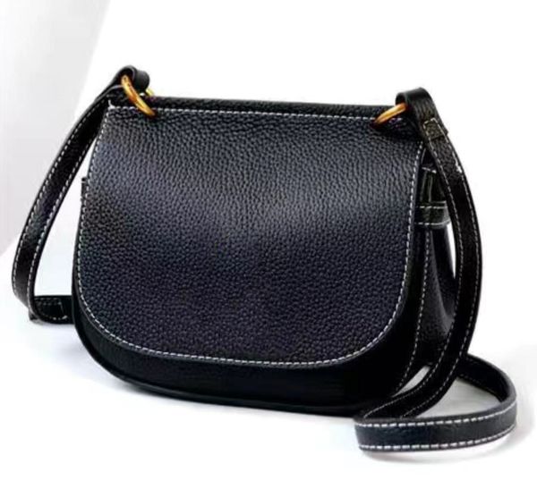 women luxurys designers bags 2021 velvet shoulder handbags purses gold chain fashion letter crossbody bag
women luxurys designers bags 2021 velvet shoulder handbags purses gold chain fashion letter crossbody bag