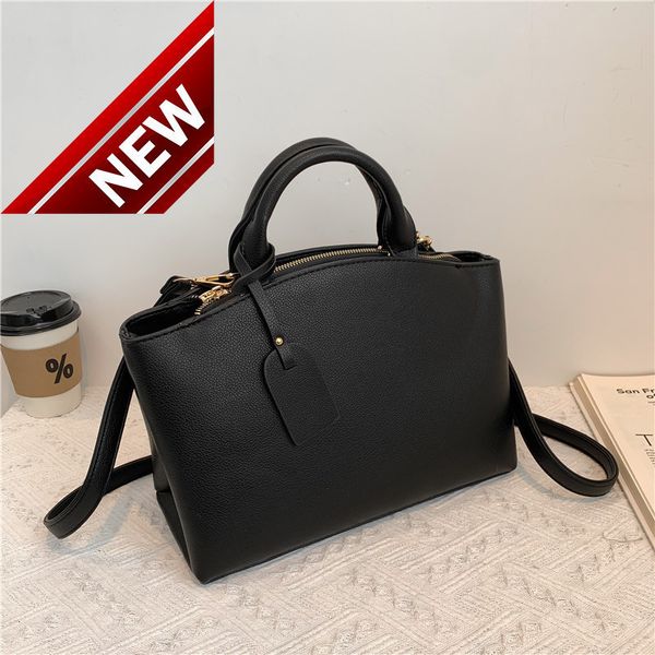 2022 new fashion women's simple princess crossbody bag versatile one shoulder handbag
2022 new fashion women's simple princess crossbody bag versatile one shoulder handbag