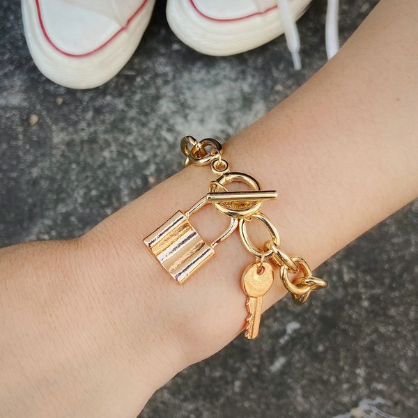 thick chain key lock pendant bracelet creative indifference personality alloy bracelet, Red;blue
thick chain key lock pendant bracelet creative indifference personality alloy bracelet, Red;blue
