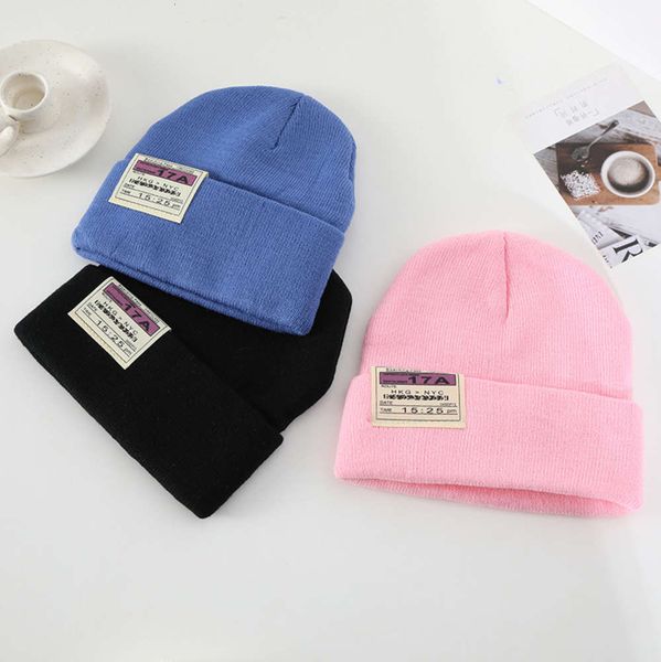 hat net red cloth label knitted wool female autumn and warm personalized cold lovers go out of the street versatile, Blue;gray
hat net red cloth label knitted wool female autumn and warm personalized cold lovers go out of the street versatile, Blue;gray