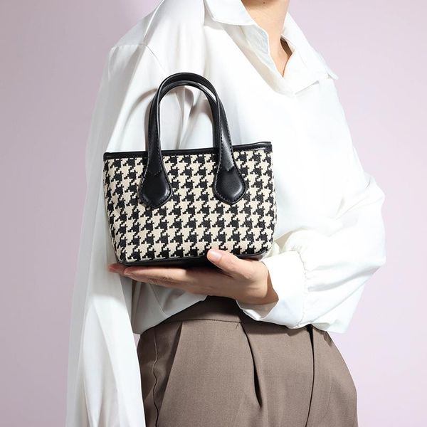 evening bags fashion handbags totes women pu leather bag for ladies female plaid splicing travel shoulder underarm portable handle
evening bags fashion handbags totes women pu leather bag for ladies female plaid splicing travel shoulder underarm portable handle