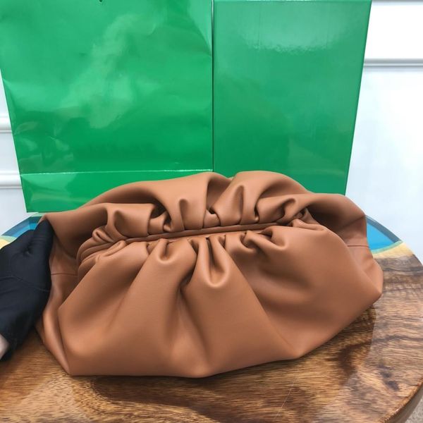 the most the clouds package body of the plate is extremely enchanting elegant and concise lazy and intellectual bags
the most the clouds package body of the plate is extremely enchanting elegant and concise lazy and intellectual bags