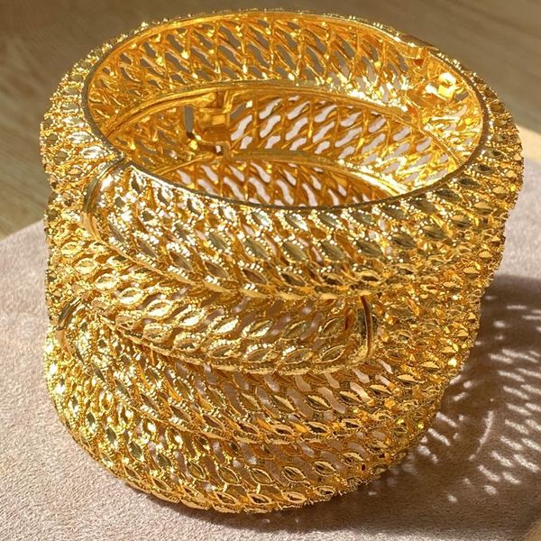 bangle 4 pçs/lote 24k dubai pulseira africano cor do ouro pulseiras para mulheres meninas etÃope arábia saudita jóias present, Black
bangle 4 pçs/lote 24k dubai pulseira africano cor do ouro pulseiras para mulheres meninas etÃope arábia saudita jóias present, Black