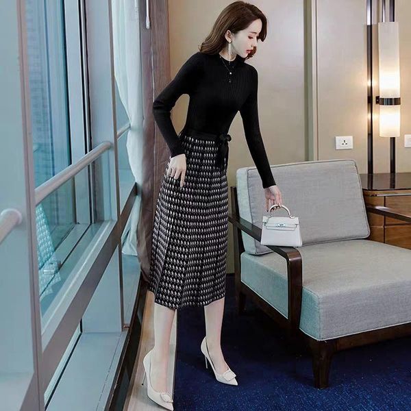 mid-length half turtleneck sweater skirt women's outer wear 2021 autumn winter slim temperament knitted dress over the knee casual dres, Black;gray 
mid-length half turtleneck sweater skirt women's outer wear 2021 autumn winter slim temperament knitted dress over the knee casual dres, Black;gray