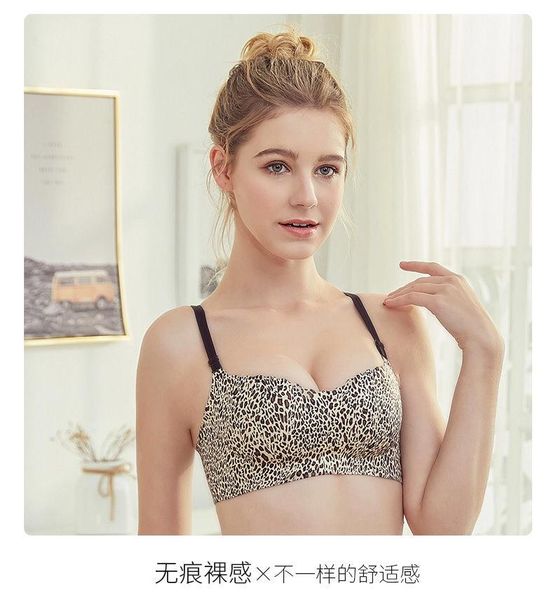 bras no trace of the united states back underwear women without underwire small chest close vice breast gather bra, Red;black
bras no trace of the united states back underwear women without underwire small chest close vice breast gather bra, Red;black