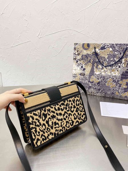 handbag branded crossbody mini luxurys bags designer tote bag shoulder_bag luxury fashion women's wallet purse cardholders shoulder leo
handbag branded crossbody mini luxurys bags designer tote bag shoulder_bag luxury fashion women's wallet purse cardholders shoulder leo
