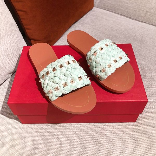 2021 fashion trend women sandals flat slippers flip flops stud beach shoes summer rivets slippers lazy men sandals size 35-39, Black
2021 fashion trend women sandals flat slippers flip flops stud beach shoes summer rivets slippers lazy men sandals size 35-39, Black