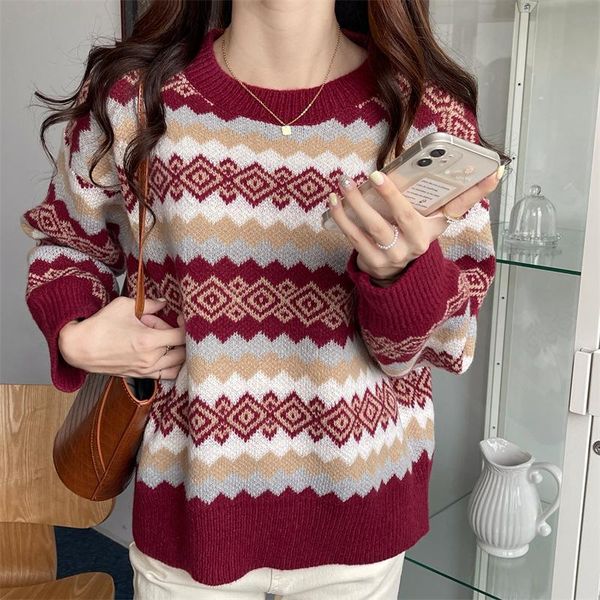 women's sweaters 2021 winter women sweater vintage stripes long sleeve red knitted rhombic christmas pullover oversized female casual, White;black
women's sweaters 2021 winter women sweater vintage stripes long sleeve red knitted rhombic christmas pullover oversized female casual, White;black