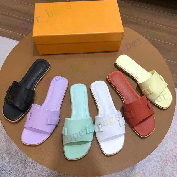 2021 latest leather slippers fashion men and women sandals brand sneakers metal accessories casual shoes eur 35-41, Black
2021 latest leather slippers fashion men and women sandals brand sneakers metal accessories casual shoes eur 35-41, Black