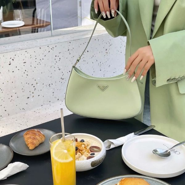 high version 2021 new leather women's bag p home cleo bright face cowhide suction buckle one shoulder hand-held underarm bag ysj
high version 2021 new leather women's bag p home cleo bright face cowhide suction buckle one shoulder hand-held underarm bag ysj