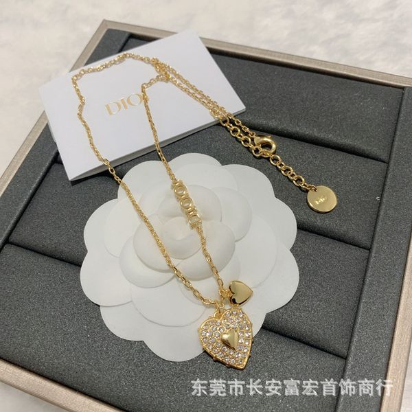 70% off letter love pearl belt diamond necklace women's set earrings high version brass bracelet, Silver
70% off letter love pearl belt diamond necklace women's set earrings high version brass bracelet, Silver