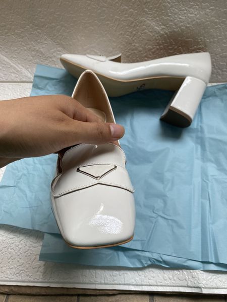 patent leather square head women's dress shoes designer height 7.0cm nude outsole with black silver wedding sandals 35-41
patent leather square head women's dress shoes designer height 7.0cm nude outsole with black silver wedding sandals 35-41