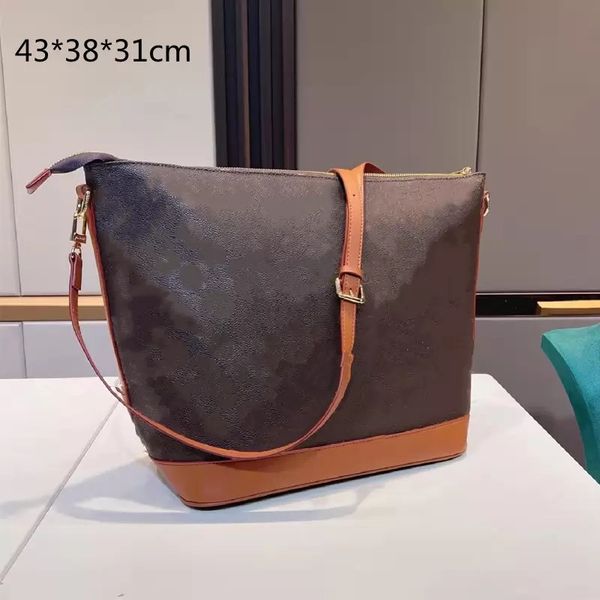 2022 women crossbody bags designer travel shoulder bag fashion lady handbags shopping totes lady purses large capacity flower letter print h
2022 women crossbody bags designer travel shoulder bag fashion lady handbags shopping totes lady purses large capacity flower letter print h