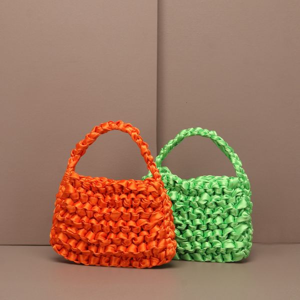 handbag 2021 net red am woven bag silk fluorescent green hand mini hollow out, Black;red
handbag 2021 net red am woven bag silk fluorescent green hand mini hollow out, Black;red