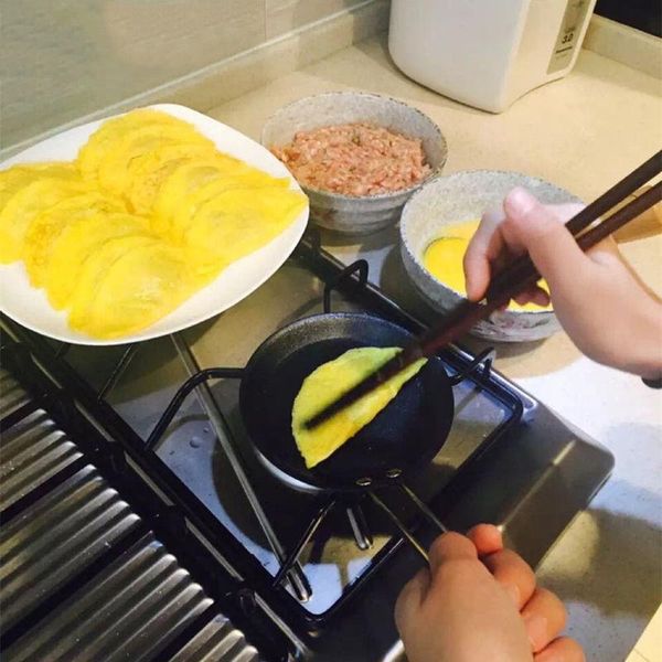 pans 12cm mini fried eggs pan small frying flat household saucepan kitchen accessories pots supplies tool 
pans 12cm mini fried eggs pan small frying flat household saucepan kitchen accessories pots supplies tool