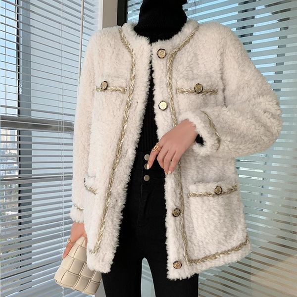 women's fur & faux real full lamb wool coat for women double-faced suede lining overcoat short 2021 autumn and winter, Black
women's fur & faux real full lamb wool coat for women double-faced suede lining overcoat short 2021 autumn and winter, Black