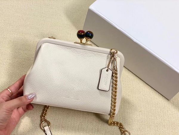 shoulder bags crossbody onthego chain quilted leather bag designer purse handbag (20x12x7.5cm) white tote fashion handbags nylon handtasche
shoulder bags crossbody onthego chain quilted leather bag designer purse handbag (20x12x7.5cm) white tote fashion handbags nylon handtasche