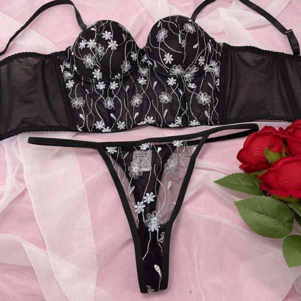 underwear black and white transparent lace temptation three point ultra thin bra suit, Red;black
underwear black and white transparent lace temptation three point ultra thin bra suit, Red;black