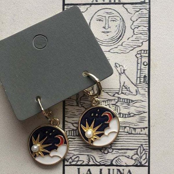 hoop & huggie fashion moon sun pendant earring endless hoops dangle earrings for women female wedding party jewelry statement, Golden;silver
hoop & huggie fashion moon sun pendant earring endless hoops dangle earrings for women female wedding party jewelry statement, Golden;silver