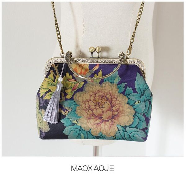 tassel women clutch bag flower printed vintage style evening bags bucket design ladies party handbags chinese special fabrics
tassel women clutch bag flower printed vintage style evening bags bucket design ladies party handbags chinese special fabrics