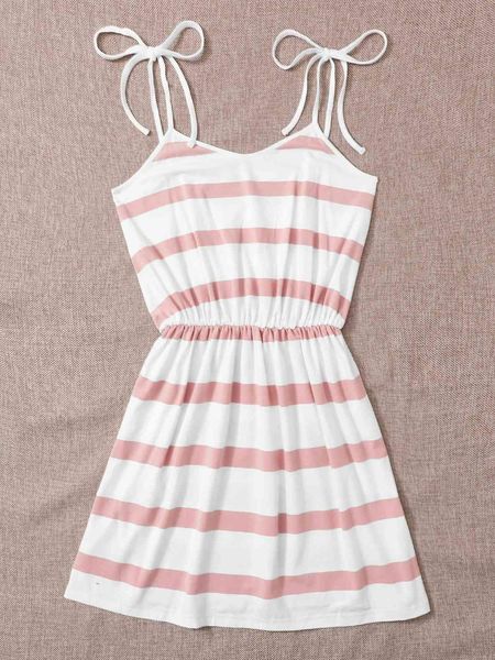 fashion dress 2021 summer women's knitting casual deep v-neck lace up vest, White;black
fashion dress 2021 summer women's knitting casual deep v-neck lace up vest, White;black