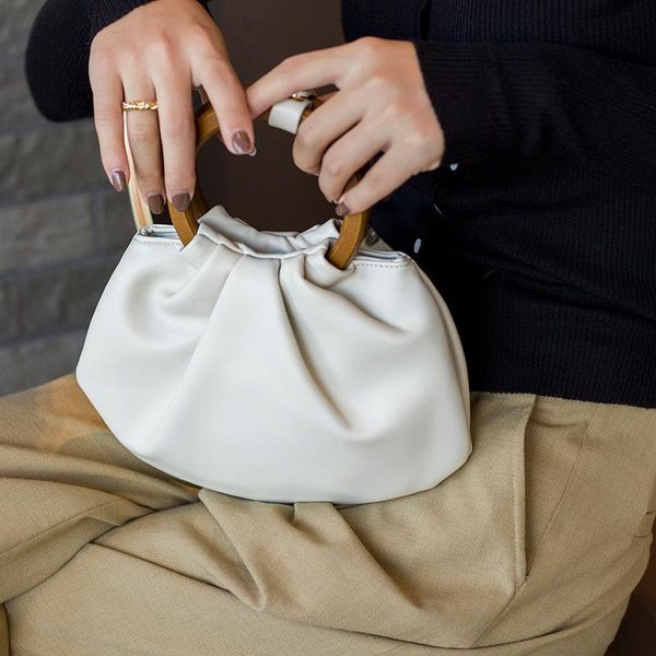 evening bags retro wooden handle pleated handbag women all-match mini messenger shoulder bag
evening bags retro wooden handle pleated handbag women all-match mini messenger shoulder bag