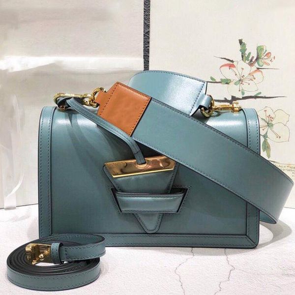 evening bags 2021 women's fashion, versatile, niche design, triangle bag, high-quality leather, one-shoulder. messenger bag
evening bags 2021 women's fashion, versatile, niche design, triangle bag, high-quality leather, one-shoulder. messenger bag