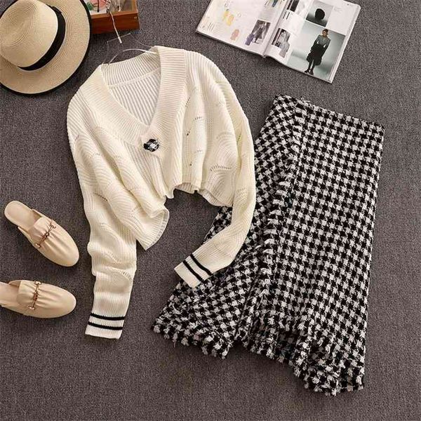 fashion women two piece outfits knit sweater cropped + irregular tweed skirt suits high street 2 sets 210514, White
fashion women two piece outfits knit sweater cropped + irregular tweed skirt suits high street 2 sets 210514, White