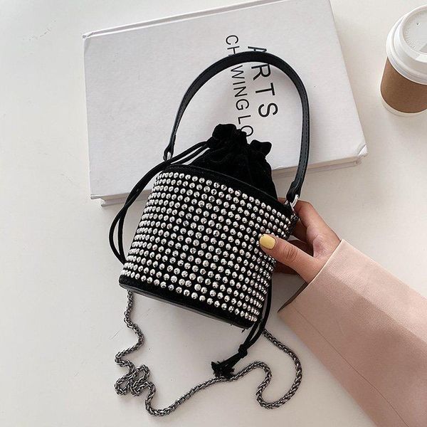 luxury rivet messenger bag women's shoulder bags barrel shape handbag brand designer purse thick chain women cross body
luxury rivet messenger bag women's shoulder bags barrel shape handbag brand designer purse thick chain women cross body