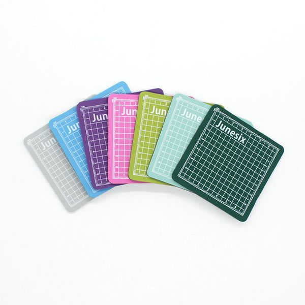 1pcs 8x8cm mini cutting mat pvc material portable writing pads sewing machine tools 7 colors optional
1pcs 8x8cm mini cutting mat pvc material portable writing pads sewing machine tools 7 colors optional