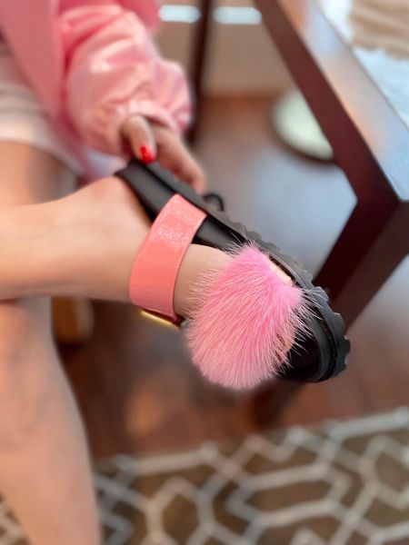 2021 recreational mink hair sandals water drill drag feminine flavor is dye-in-the-wood 2, Black
2021 recreational mink hair sandals water drill drag feminine flavor is dye-in-the-wood 2, Black