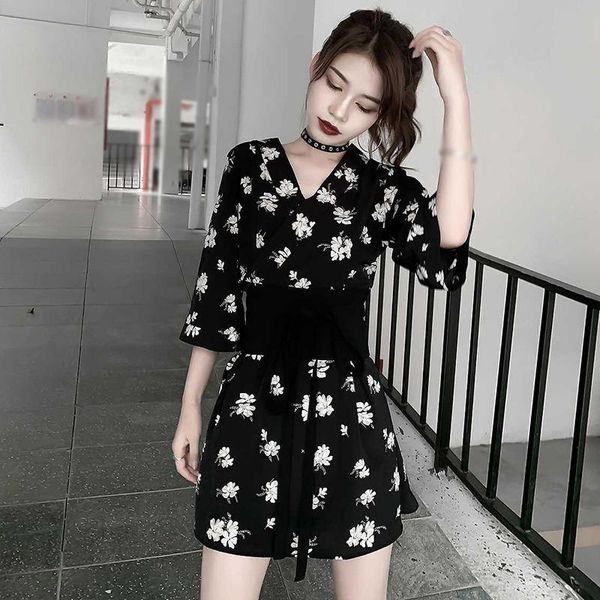 party dresses casual short-sleeve v-neck sun dress elegant women vintage boho floral print summer female 2021 s-2xl, White;black
party dresses casual short-sleeve v-neck sun dress elegant women vintage boho floral print summer female 2021 s-2xl, White;black