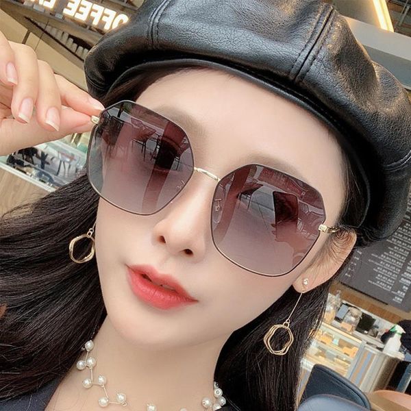 sunglasses 2021 quality gradient lens women oculos female sun glasses brand design shades metal frame gafas de sol uv400, White;black
sunglasses 2021 quality gradient lens women oculos female sun glasses brand design shades metal frame gafas de sol uv400, White;black