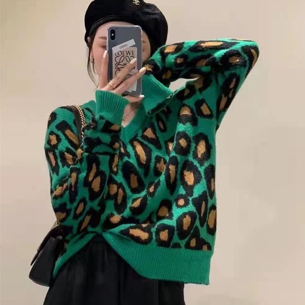 2021 new autumn and winter fashion long sleeve loose pullover thin v-neck korean leopard short sweater women, White;black
2021 new autumn and winter fashion long sleeve loose pullover thin v-neck korean leopard short sweater women, White;black