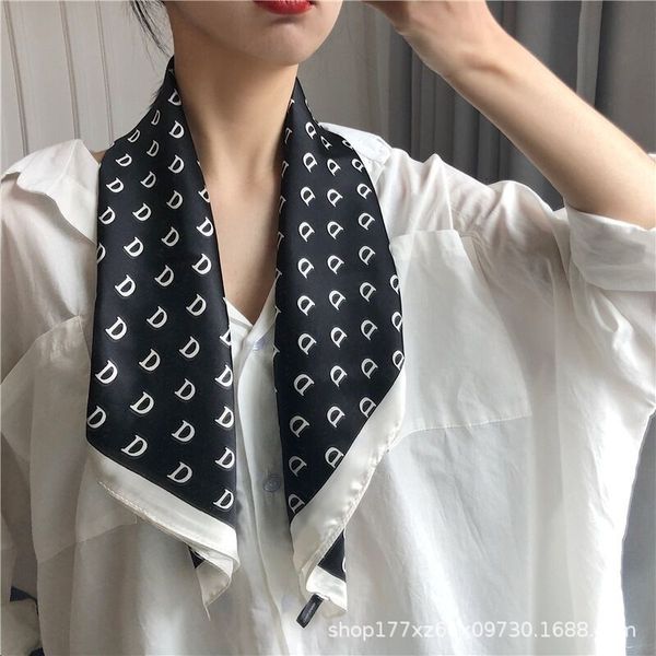 scarve nordic style simple temperament versatile anti silk geometric stripe printed women's sunscreen small square scarf, Blue;gray
scarve nordic style simple temperament versatile anti silk geometric stripe printed women's sunscreen small square scarf, Blue;gray