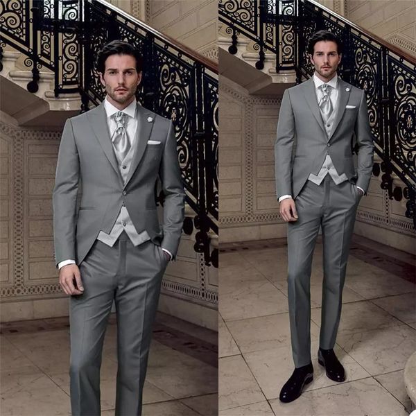 handsome gray customized mens wedding tuxedos slim fit one button groom wear dinner prom party blazer 2 pieces (jacket+pants), Black;gray
handsome gray customized mens wedding tuxedos slim fit one button groom wear dinner prom party blazer 2 pieces (jacket+pants), Black;gray