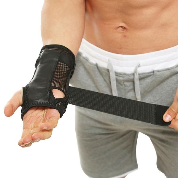fitness wrist brace support breathable adjustable elastic protective gear 1 pc, Black;red
fitness wrist brace support breathable adjustable elastic protective gear 1 pc, Black;red