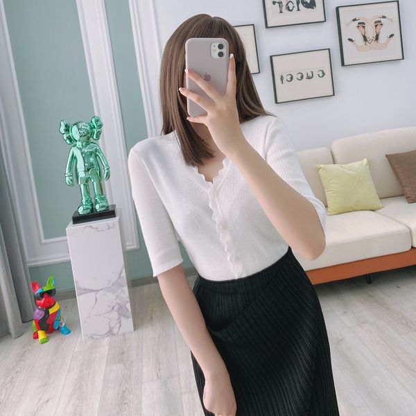 xiaohejia 2021 spring and summer 60 thread count cotton thin knitted cardigan v-neck short sleeve slim fit versatile blouse women, White
xiaohejia 2021 spring and summer 60 thread count cotton thin knitted cardigan v-neck short sleeve slim fit versatile blouse women, White