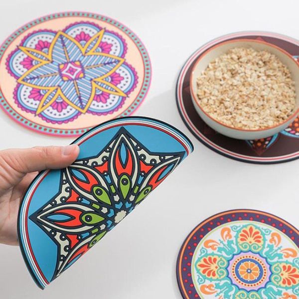 mats & pads thickened silicone heat insulation pad retro floral pattern round high temperature resistant household anti-scalding kitchen
mats & pads thickened silicone heat insulation pad retro floral pattern round high temperature resistant household anti-scalding kitchen