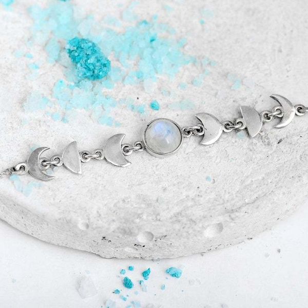 charm bracelets 2021 wholesale moon bracelet with opal stone moonstone celestial jewelry phases of the chain phase, Golden;silver
charm bracelets 2021 wholesale moon bracelet with opal stone moonstone celestial jewelry phases of the chain phase, Golden;silver
