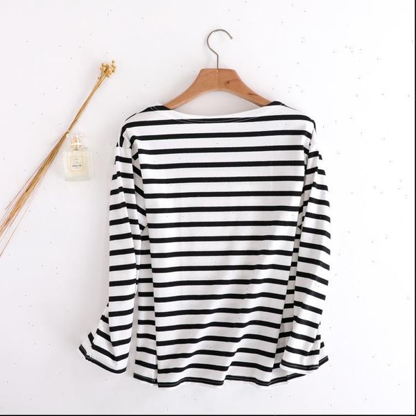 high end black white stripe womens letter round collar cotton short sleeved jacket drop 
high end black white stripe womens letter round collar cotton short sleeved jacket drop